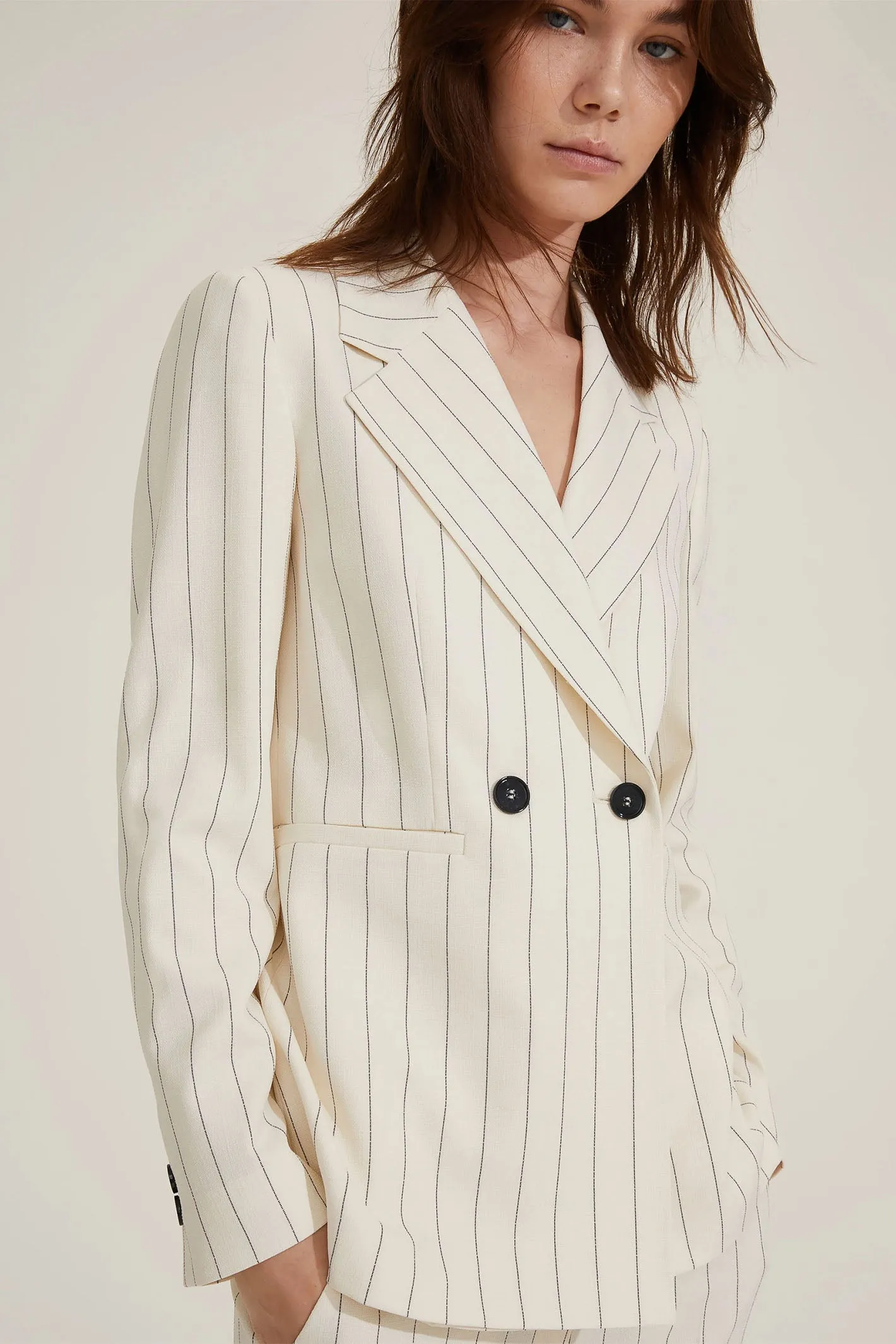 Emme Suit Agra Wool White Stripe 2515091021200 001