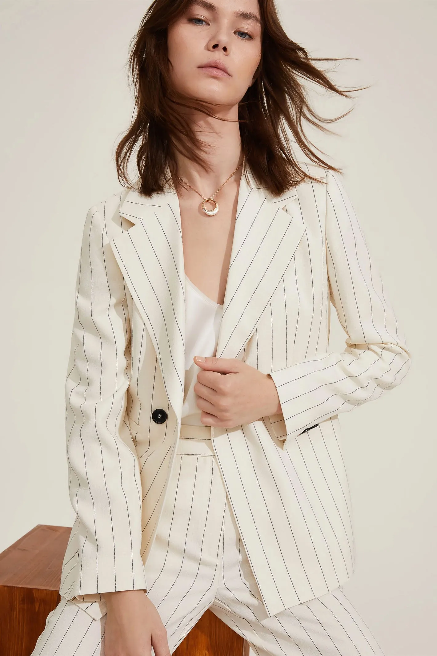 Emme Suit Agra Wool White Stripe 2515091021200 001