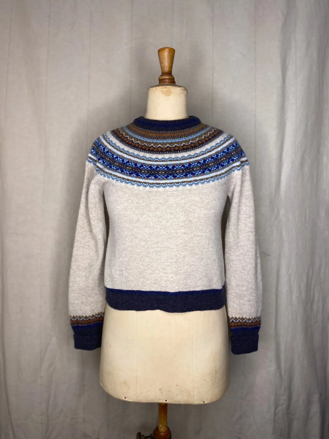 ERIBE - ALPINE Short SWEATER - Taurus